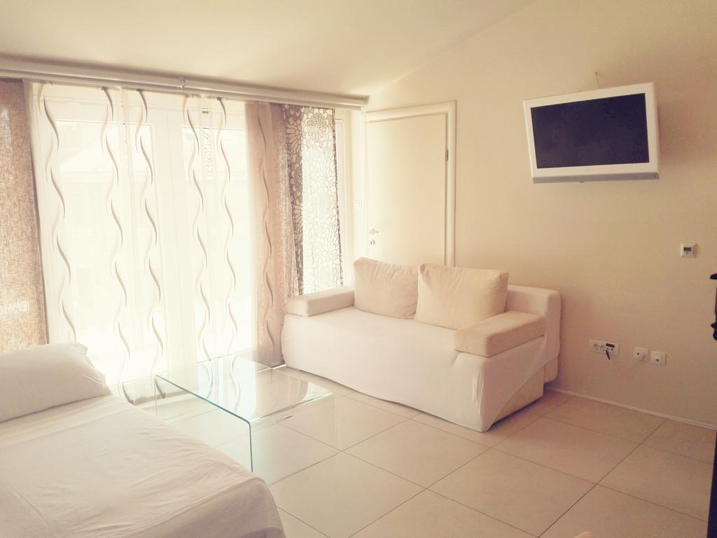 Apartments Tin Split Bagian luar foto